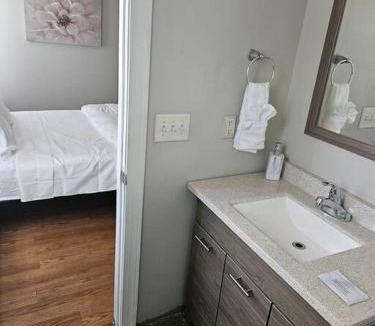 Southeast Raleigh Villa | Private Villa - 3 Bedroom House