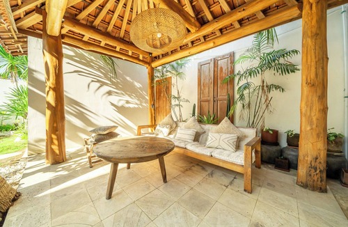 Downtown Kuta Villa | Private Villa 4-Bedroom with swimming pools in central legian