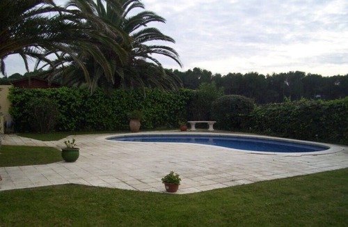 L'Escala Villa | Private Villa for 7 persons – Pool, Garden, WiFi & Parking - Villa Pilans
