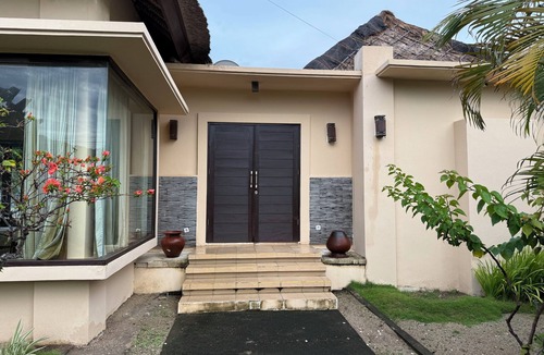 Sekotong Barat Villa | Private villa on a beautiful sandy beach with its own pool