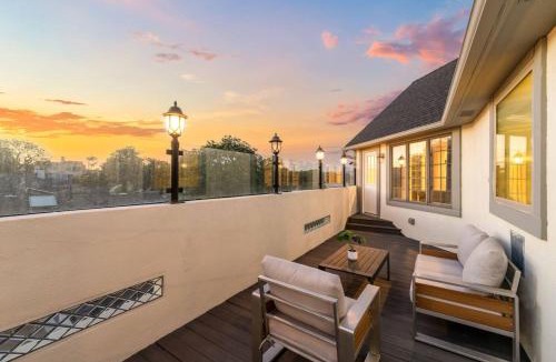 Westchester House | Private Villa - Pool BBQ Game Casino Fun Billiard