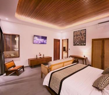 Sayan Villa | Private Villa with Pool, Bathtub, Rice Field & Jungle Views