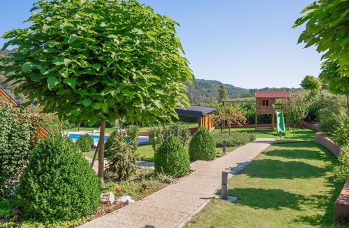 Bosiljevo House | Private Villa with private pool, WIFI, hot tub, A/C, TV, terrace, pets allowed, panoramic view