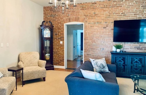 Augusta House | Private Vineyard