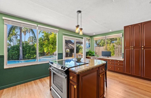 Fort Lauderdale House | Private Water Gem: Pool | Dock | Tiki Hut