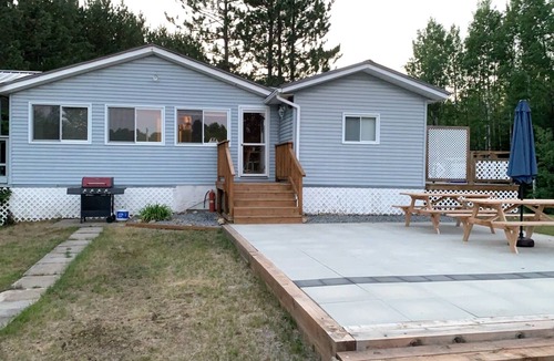 Carlow/Mayo Cottage | Private Waterfront 5 Acre Property, Fishing, Kayaks, Private Trail