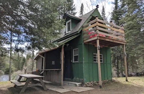 Novar Cabin | Private waterfront bunkie cabin + RV trailer