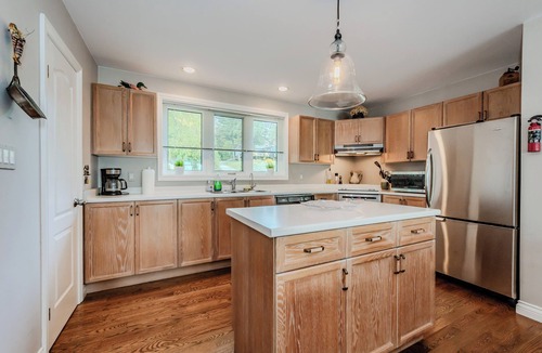 Lion's Head Cottage | Private Waterfront Escape