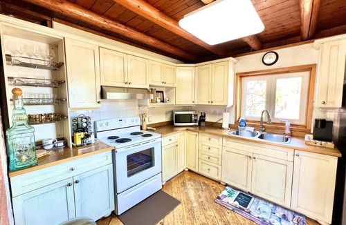 Parry Sound Cottage | ☀Private Waterfront LogStyle Cottage With Lakeview!