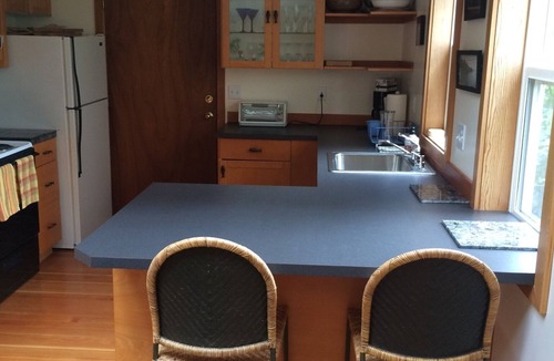 Kennydale Cabin | Private Waterfront Cabin on Lake Washington