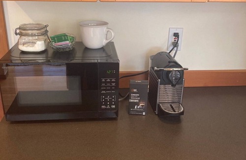 Kennydale Cabin | Private Waterfront Cabin on Lake Washington