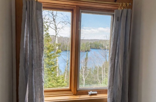 L'Amable Cottage | Private Waterfront Cottage on Clear Warm Lake | 4-Season + Fire Pit