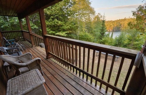L'Amable Cottage | Private Waterfront Cottage on Clear Warm Lake | 4-Season + Fire Pit