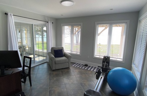 Dunnville Cottage | Private Waterfront Lakehouse on Lake Erie