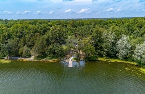 Lyndhurst House | Private waterfront nature escape
