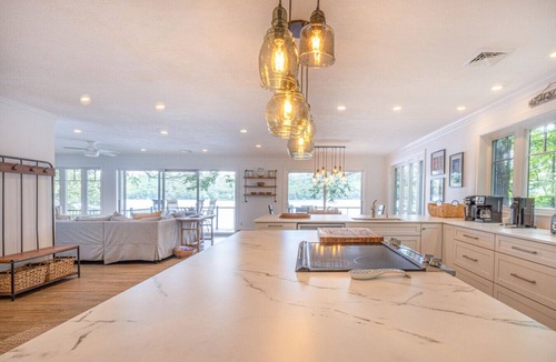 Moravia House | Private Waterfront-Sleeps 12