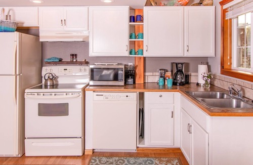 Oak Harbor Cottage | Private, well appointed, VERY clean using enhanced cleaning practices, comfy!