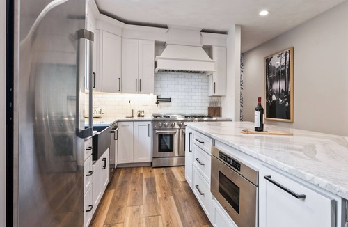 Bartlett House | Private White Mountain Estate - Hot Tub - Chef Kitchen - Game Room - Sleeps 12