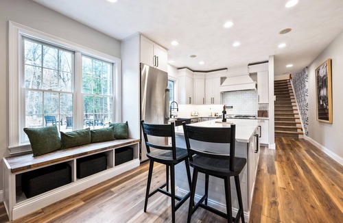 Bartlett House | Private White Mountain Estate - Hot Tub - Chef Kitchen - Game Room - Sleeps 12