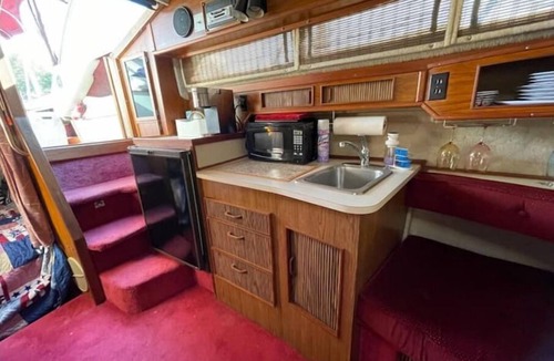 Catskill Boat Rental | Private Yacht on Catskill Creek