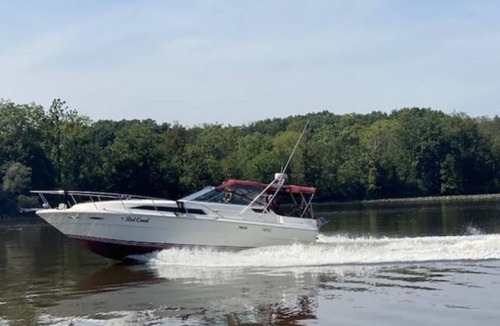 Catskill Boat Rental | Private Yacht on Catskill Creek