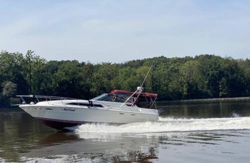 Catskill Boat Rental | Private Yacht on Catskill Creek