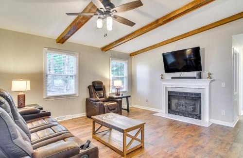 Wallburg House | Private Yard and Deck High Point Home Base!