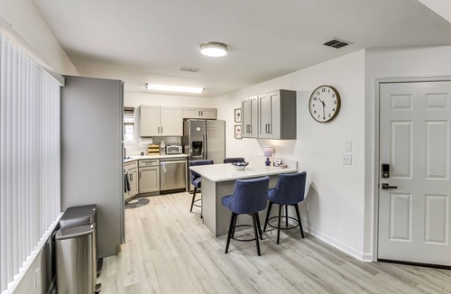 Tallahassee Apartment | Private Yard + Deck: Tallahassee Towhome!