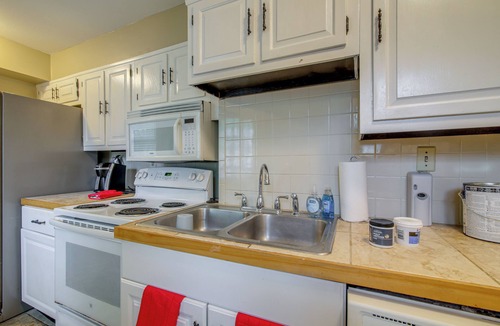 Ellendale House | Private Yard! Pet-Friendly Memphis Adventure Hub