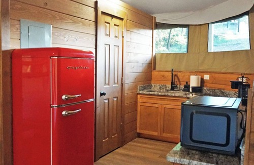 Troutman House | Private Zoo Experience+Private hot tub