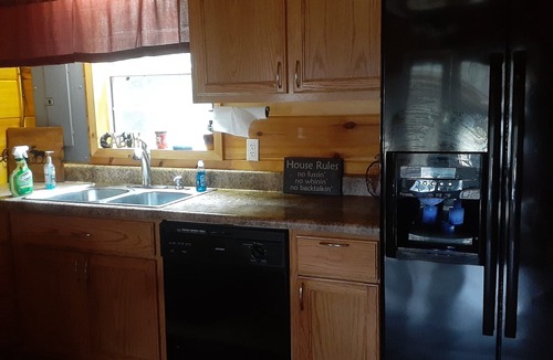 Westpoint Cabin | Privately Located Creekside Honeymoon Couples fully equipped Cabin w jacuzzi