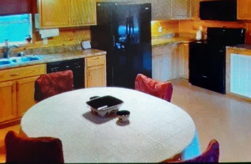 Westpoint Cabin | Privately Located Creekside Honeymoon Couples fully equipped Cabin w jacuzzi