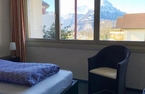 Ruetli Apartment | Privates Bergblick-Studio mit Wellness bei Swiss Holiday Park