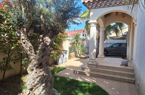 Mauguio Villa | Proche de la mer Villa Avec Piscine Dans Village Idéal Pour les Familles