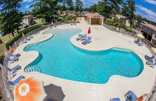 Barbaste Apartment | Proche du cours de golf + piscines sur place !