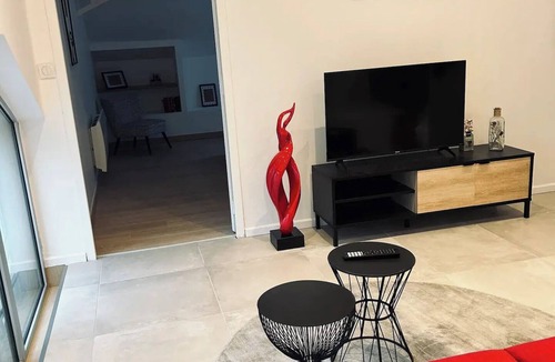 Charbonnieres-les-Bains Apartment | Proche de Toutes Commodités