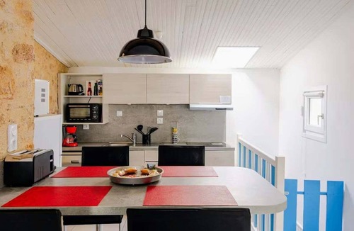 Saint-Laurent-sur-Sevre House | Proche Puy du Fou - Petite maison tendance loft