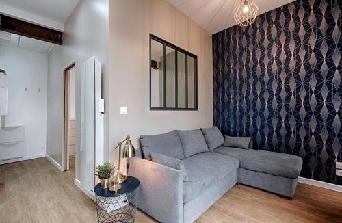 Bourgoin-Jallieu Apartment | Proche Gare, parking couvert, Wifi