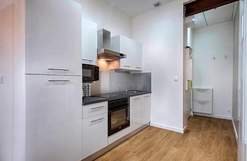 Bourgoin-Jallieu Apartment | Proche Gare, parking couvert, Wifi