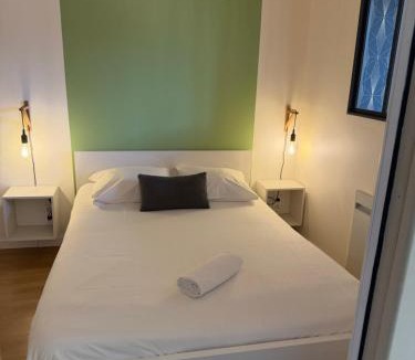 Bourgoin-Jallieu Apartment | Proche Gare, parking couvert, Wifi