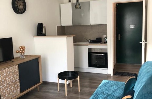 Equemauville Apartment | Proche Honfleur gite avec piscine