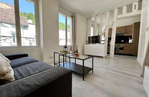 Montereau-Fault-Yonne Apartment | Proche Seine - Studio - 2 pers