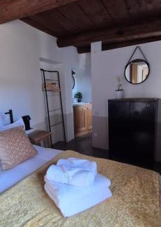 Sagries House | PROCHE UZES LE COCON DU PEINTRE ANGLAIS