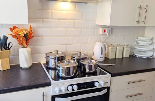 Colchester Apartment | Professional 3-bed flat (Sleeps 5)