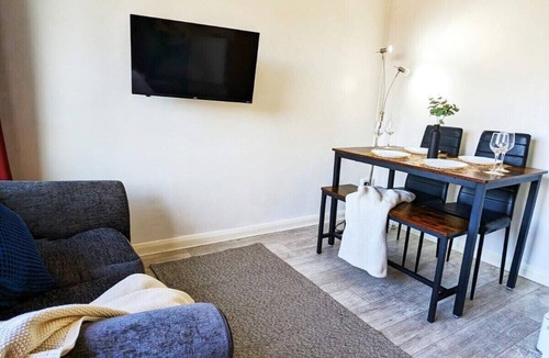 Colchester Apartment | Professional 3-bed flat (Sleeps 5)