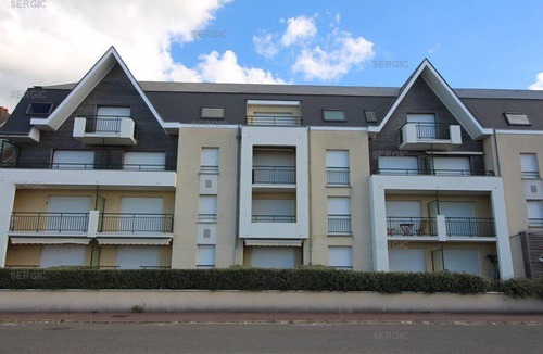 Le Crotoy Apartment | Professional ad - In a beautiful residence facing the sea