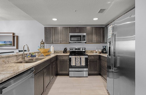 Little Venice Condo | Professionally Designed & Decorated Luxury Oceanfront Paradise