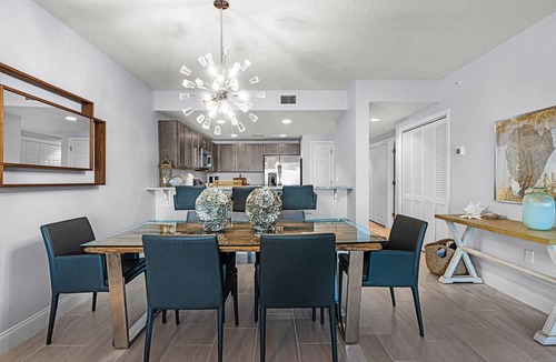 Little Venice Condo | Professionally Designed & Decorated Luxury Oceanfront Paradise