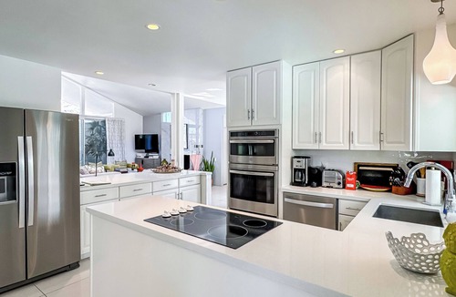 Canyon Corridor House | Professionally-Decorated Mid-Century Modern South Palm Springs Home