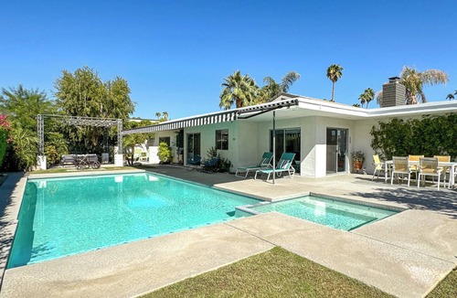 Canyon Corridor House | Professionally-Decorated Mid-Century Modern South Palm Springs Home